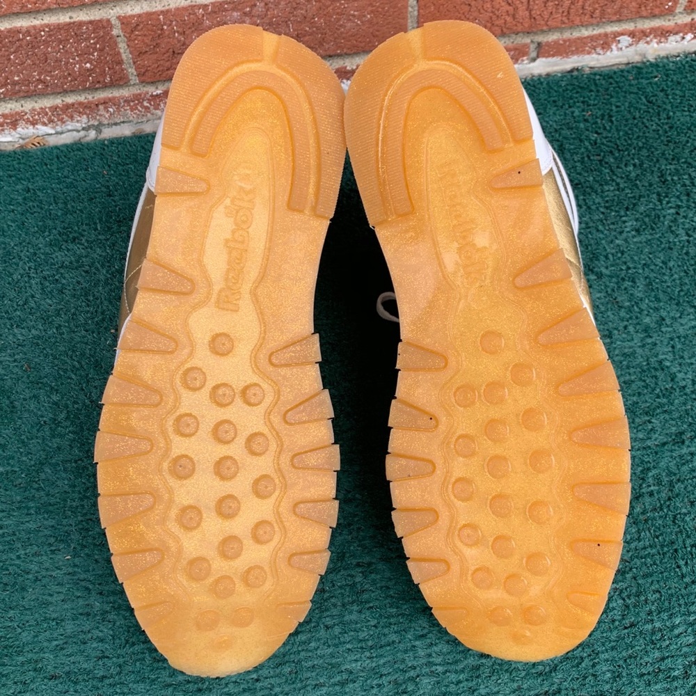 REEBOK Men’s GOLD Foil Edition Metallic Fit Sneakers - Picture 9 of 13